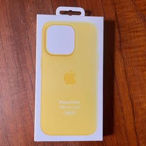 iPhone 14 Pro MagSafe silicone case NWT